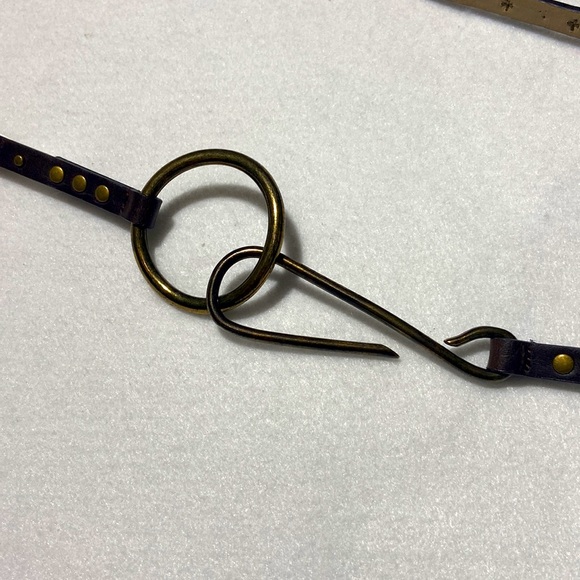 Coldwater Creek Skinny Belt. Brown Man Made Materials. With Brass Tone Rivets - Picture 3 of 8